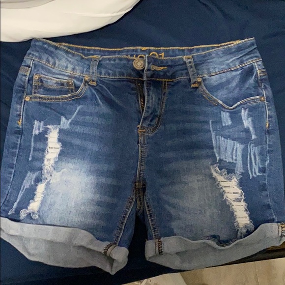 Ripped Jean Shorts - Picture 1 of 3